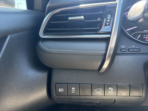 Used 2021 Toyota Camry SE image 14