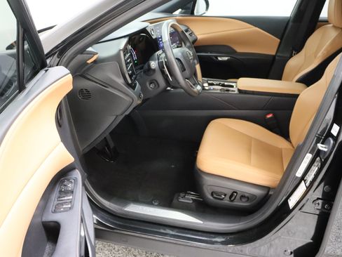 Used 2024 Lexus RX 350h w/ Convenience Package image 14