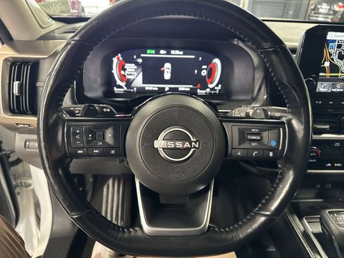 Certified 2023 Nissan Pathfinder Platinum AWD/4WD image 17