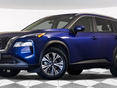 Used 2023 Nissan Rogue SV w/ SV Premium B Package image 2