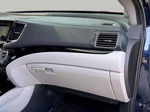 Certified 2020 Honda Pilot Touring image 19