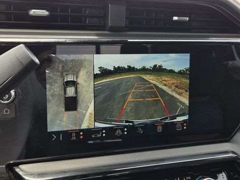 Used 2025 GMC Sierra 2500 AT4 AWD/4WD image 26