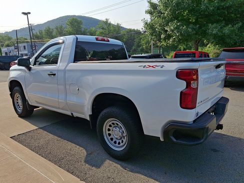 Used 2025 Chevrolet Silverado 1500 W/T w/ WT Value Package AWD/4WD image 4