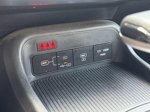 Used 2025 Hyundai Kona SE FWD image 29