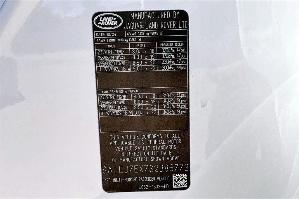 Used 2025 Land Rover Defender 110 S AWD/4WD image 45