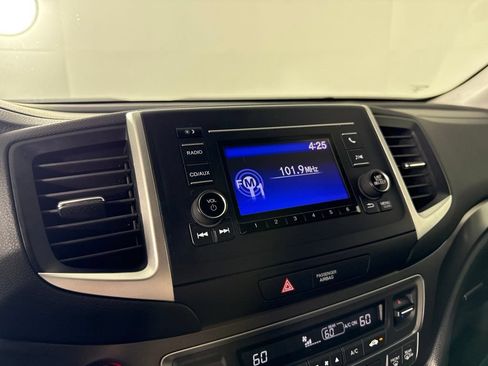 Used 2017 Honda Ridgeline RTL image 17