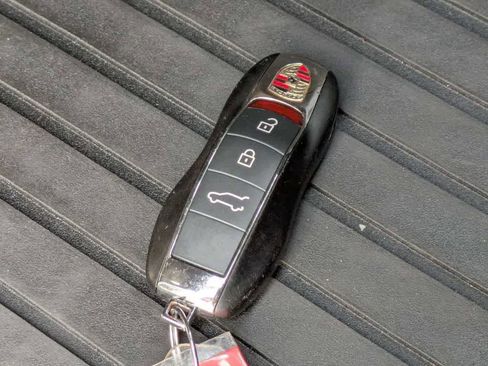 Used 2021 Porsche Macan GTS AWD/4WD image 35