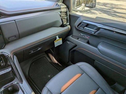 New 2026 GMC Sierra 1500 AT4 w/ AT4 Premium Package image 17