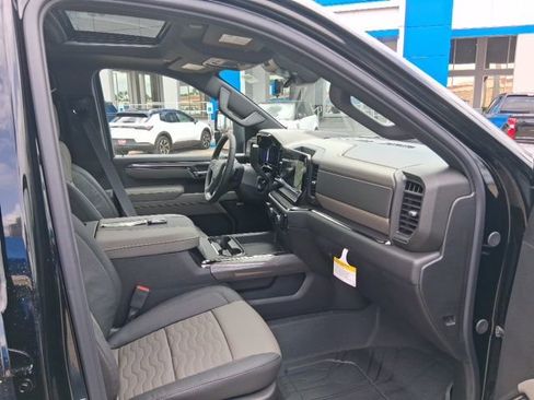 New 2026 Chevrolet Silverado 2500 ZR2 w/ LPO, Dark Essentials Package AWD/4WD image 11
