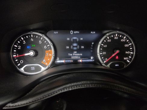 Used 2020 Jeep Renegade Altitude w/ UConnect 8.4 Nav Group image 23