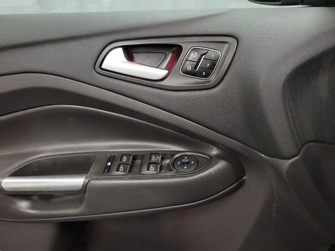 Used 2017 Ford Escape Titanium image 21