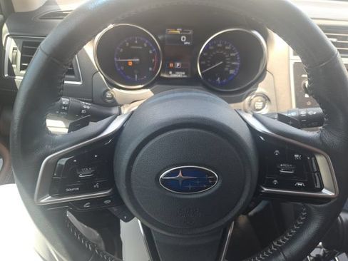 Used 2018 Subaru Outback 3.6R Touring AWD/4WD image 8