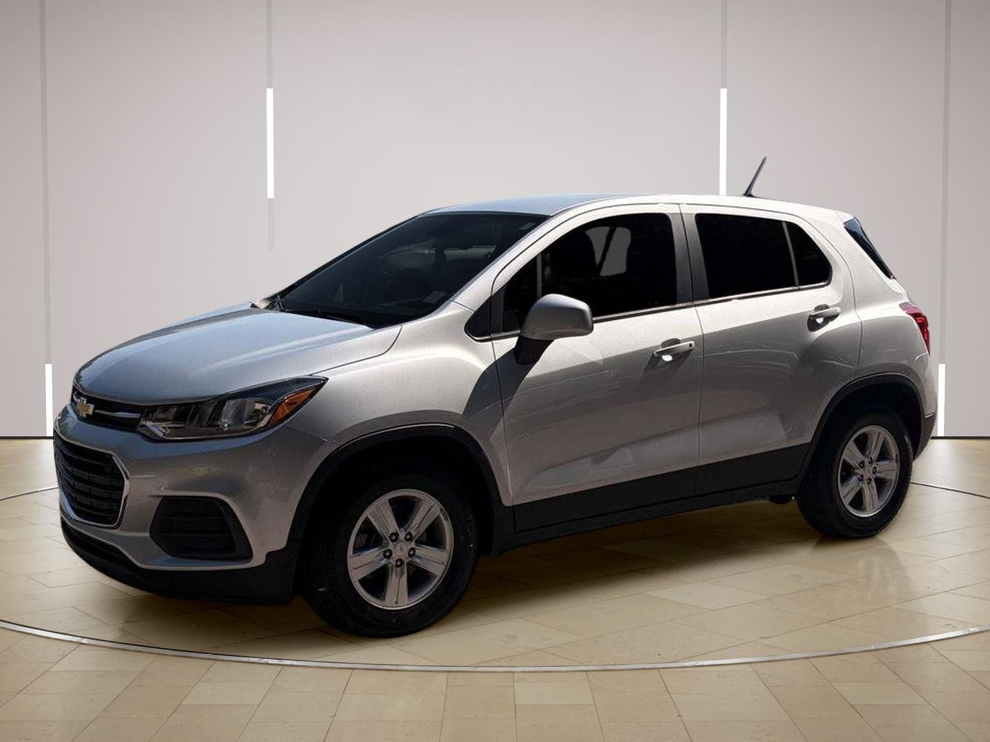 Used 2022 Chevrolet Trax LS w/ Tint and Cruise Package FWD image 3
