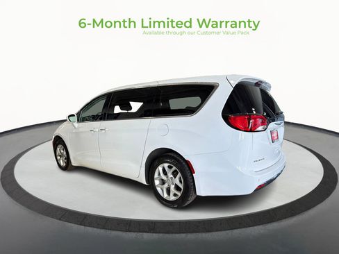 Used 2020 Chrysler Pacifica Touring w/ Tire & Wheel Group image 5