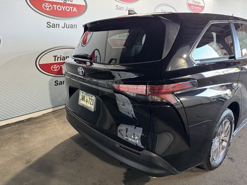 Used 2022 Toyota Sienna LE image 17
