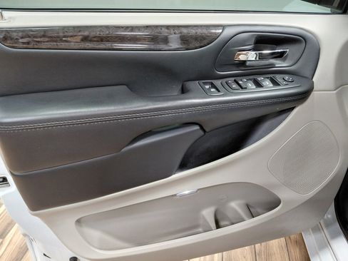 Certified 2020 Dodge Grand Caravan SE w/ UConnect Hands-Free Group image 32