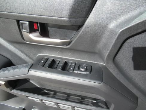 Used 2025 Toyota Tacoma TRD Sport AWD/4WD image 21