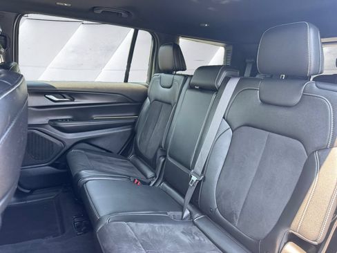 Certified 2023 Jeep Grand Cherokee L Altitude AWD/4WD image 11