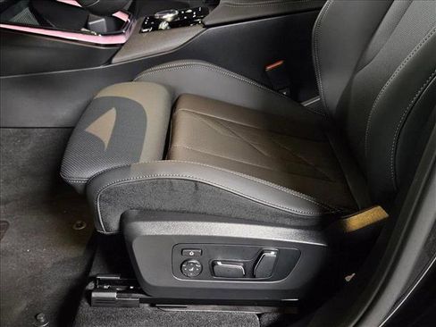 Used 2025 BMW X3 xDrive30i image 4