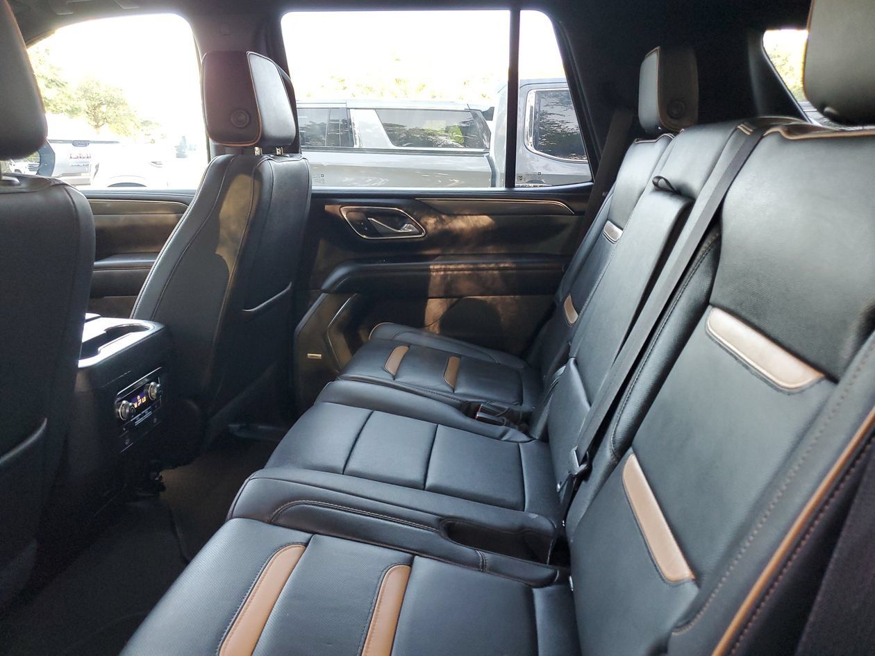 Used 2023 GMC Yukon AT4 AWD/4WD image 10