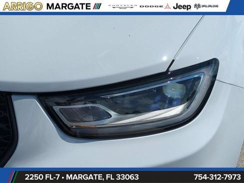 New 2026 Chrysler Pacifica Select FWD image 10