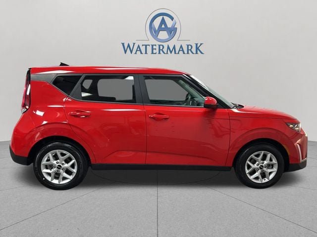 Used 2025 Kia Soul LX FWD image 7