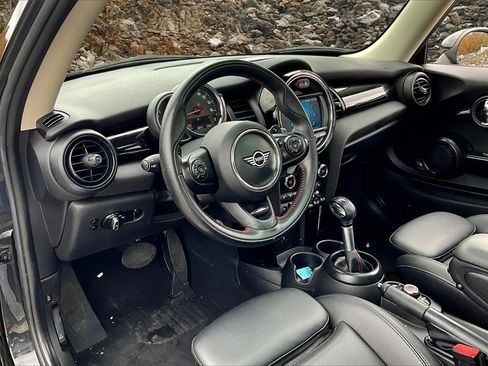 Used 2019 MINI Cooper S image 9