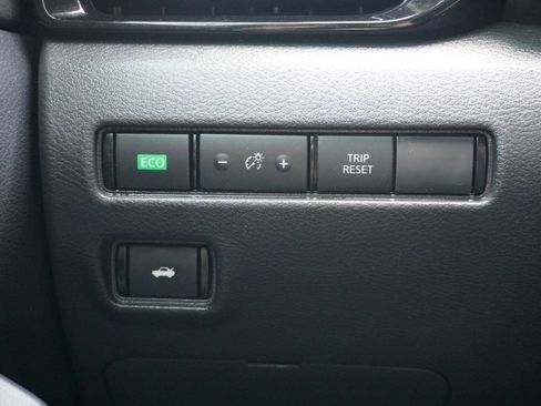 Used 2022 Nissan Sentra SV w/ All-Weather Package FWD image 33