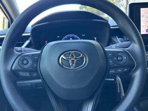 Used 2026 Toyota Corolla LE image 18