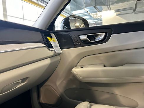 New 2026 Volvo XC60 T8 Ultra w/ Protection Package Premier AWD/4WD image 20