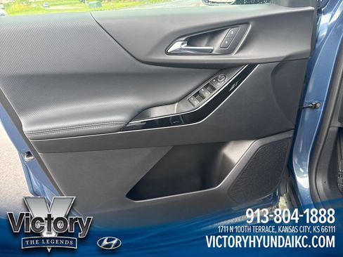 Used 2026 Chevrolet Equinox LT AWD/4WD image 13