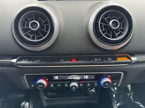 Used 2018 Audi A3 e-tron Prestige w/ Prestige Package image 40