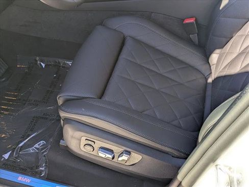 New 2026 BMW X5 xDrive50e w/ Climate Comfort Package image 4