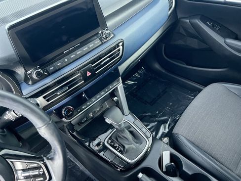Used 2022 Kia Seltos S FWD image 19