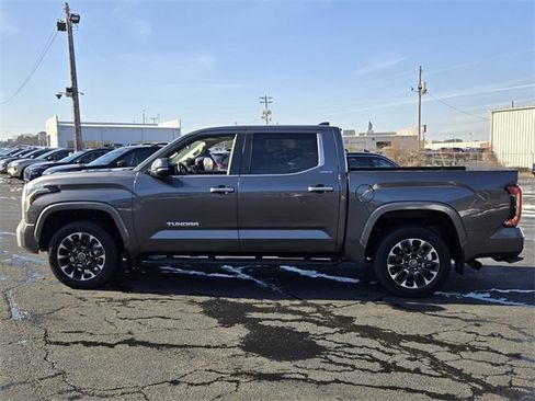 Used 2024 Toyota Tundra Limited image 6