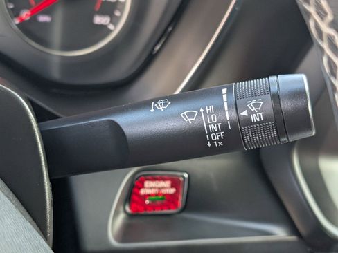 Used 2021 Chevrolet Camaro LT image 33