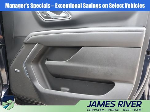 Used 2024 Chevrolet Suburban LT AWD/4WD image 8