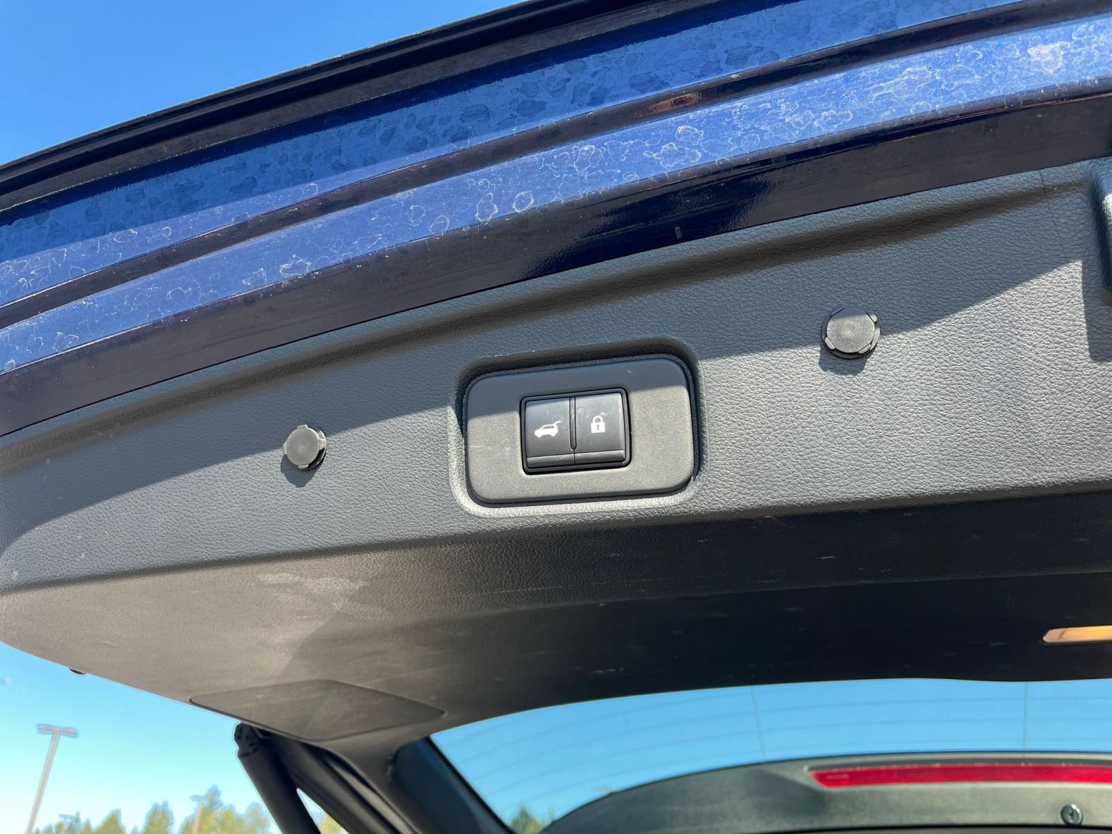 Used 2025 Nissan Pathfinder SV AWD/4WD image 22