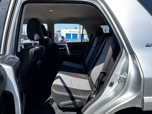 Used 2020 Toyota 4Runner SR5 AWD/4WD image 20