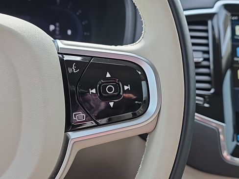 Used 2025 Volvo XC90 B6 Ultra w/ Protection Package Premier image 24