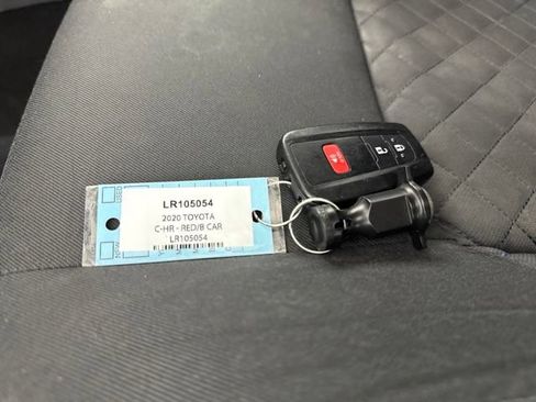 Used 2020 Toyota C-HR XLE FWD image 33