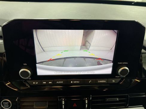 Used 2023 Nissan Pathfinder SV FWD image 10