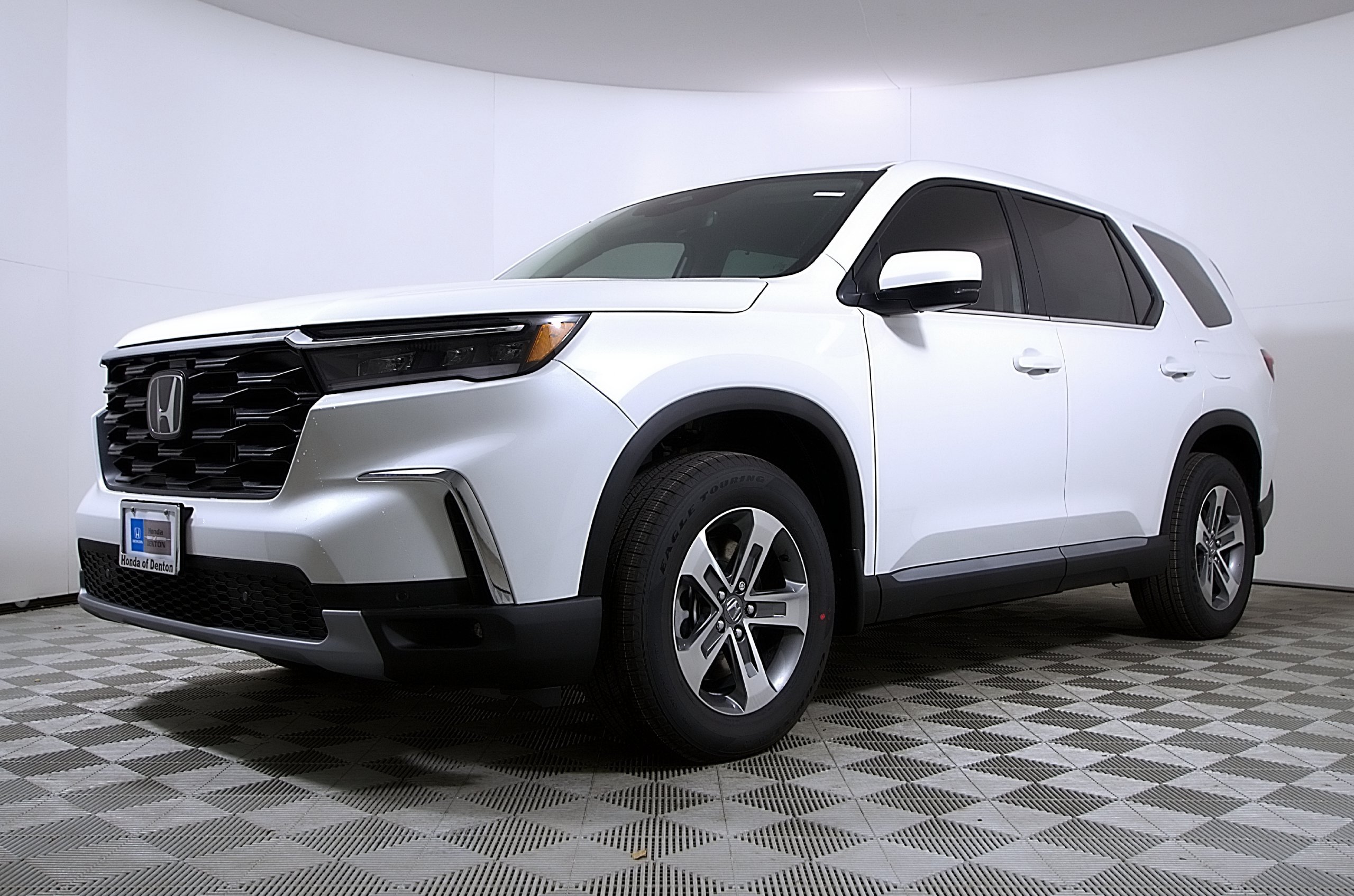 Used 2025 Honda Pilot EX-L image 2
