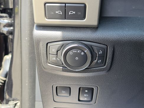 Used 2022 Ford F250 Lariat w/ Black Appearance Package AWD/4WD image 35