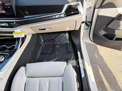 New 2026 BMW X7 xDrive40i w/ Executive Package image 19