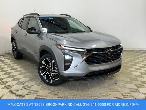 Certified 2026 Chevrolet Trax RS w/ Driver Confidence Package FWD image 3