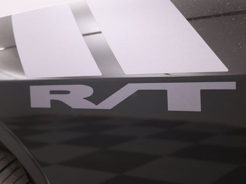 Used 2009 Dodge Challenger R/T RWD image 16