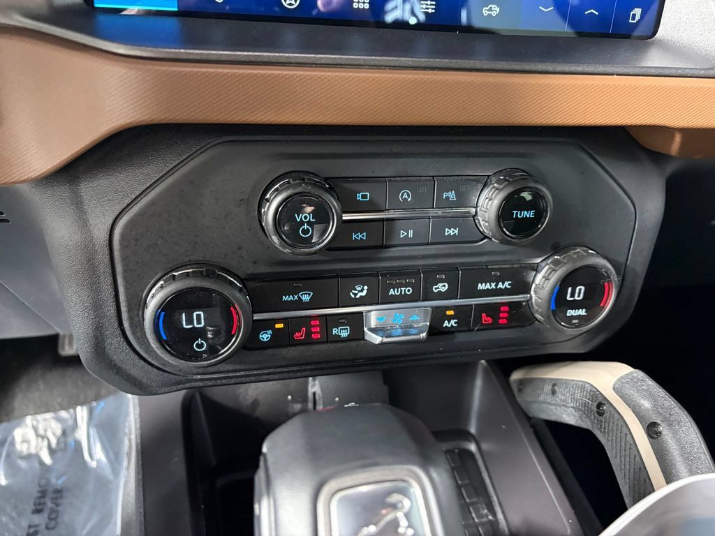 Certified 2024 Ford Bronco Outer Banks AWD/4WD image 19