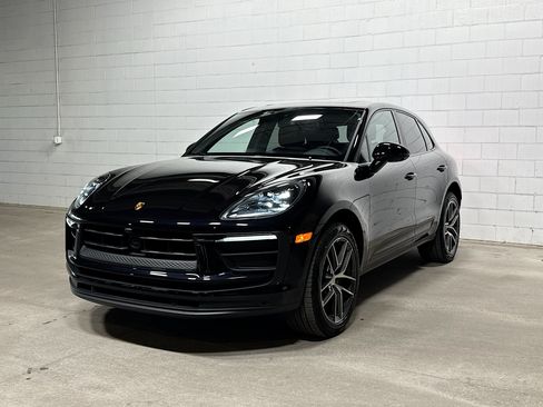 Certified 2026 Porsche Macan AWD/4WD image 1