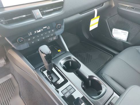 New 2026 Subaru Outback Limited AWD/4WD image 21